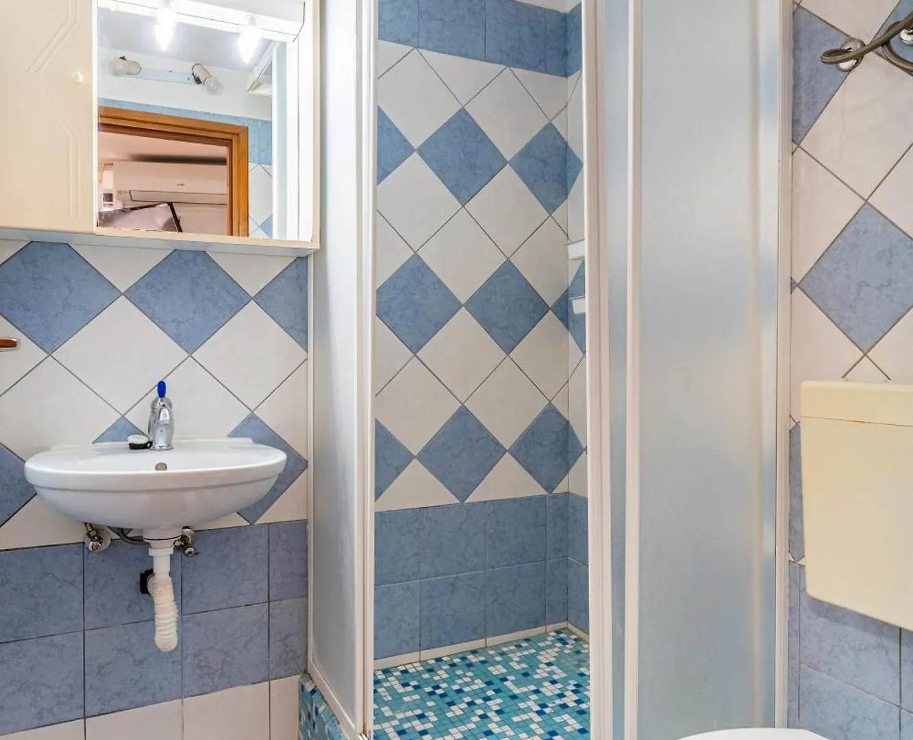 Apartment Studio Apartman Estera Cres