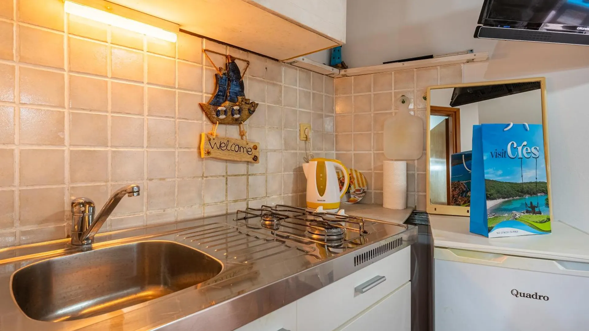 Apartment Studio Apartman Estera Cres